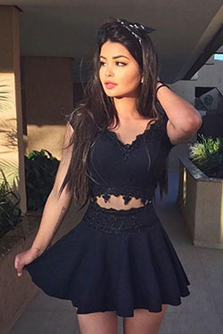 Trending and girly outfit ideas fashion model, Little black dress: 