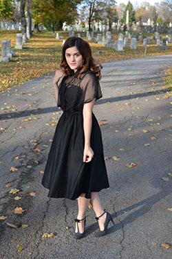 Tips for funeral wear dress in black or other dark colors.: winter outfits,  Informal wear,  Funeral Outfit Ideas,  Funeral Dress  
