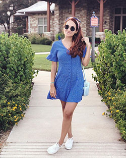 Cobalt blue, Mom jeans, Casual wear: Outfit With Vans  