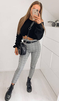 Casual wear: High Waisted Jeans  