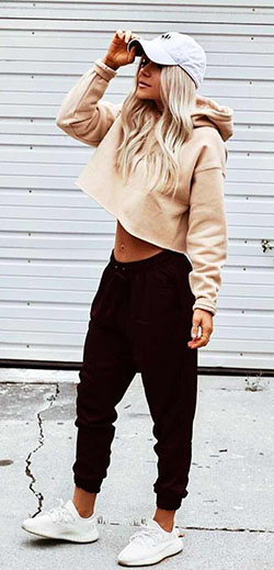 Best Casual Sporty Outfits on Stylevore