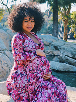 Maternity pictures ideas flowers: Afro-Textured Hair,  Hairstyle Ideas,  Maternity clothing,  Baby Shower Outfit  