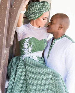 Traditional wedding dresses: Matching African Outfits  
