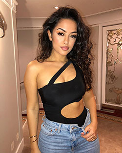 Nightclub outfits Photo shoot,  Photo caption: Curvy Teen,  Negz Negar  