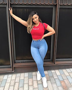 Casual Outfit Ideas For Black Curvy Teens: Jeans Outfit  
