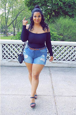 Plus size girls in shorts: Plus size outfit,  Plus-Size Model,  Hot Thick Girls,  Womens clothing,  Denim Shorts,  Blue Shorts  