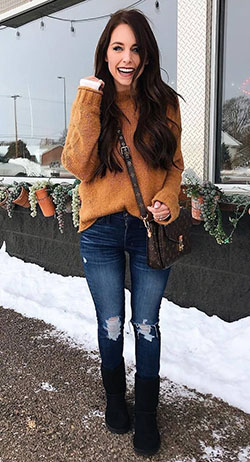 Fur clothing, Ugg boots, Street fashion: Ugg boots,  Street Outfit Ideas  