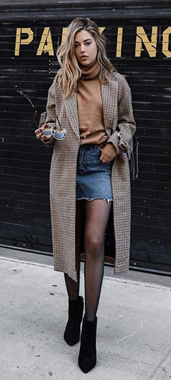 Winter Outfits with Skirts: 