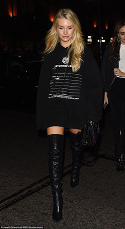 Fashion model, Charlotte Moss, Thigh-high boots: Fashion show,  Kate Moss,  Fashion week,  Charlotte Moss,  Chap boot,  High Boots  