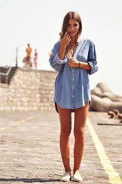 Loose jeans,  Mom jeans: Beach Vacation Outfits  