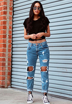 Tank Top Boyfriend Jeans Outfit Summer: Ripped Jeans,  Slim-Fit Pants,  Boot Outfits,  Low-Rise Pants,  Mom jeans  