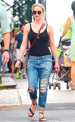 Ripped Jean Outfits For Summer: Television show,  New York,  Jennifer Lawrence,  Jennifer Aniston  