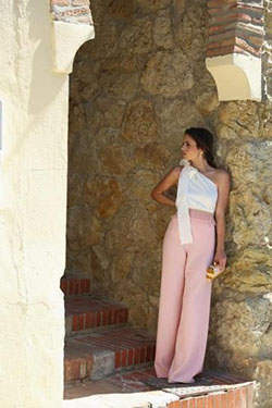 Pink Pant Outfit For Summer: party outfits,  Slim-Fit Pants,  Pant Suits,  Pink Pant  