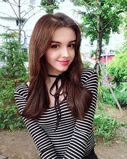 Super Cute Teen Girl: 