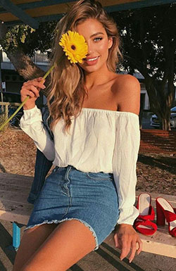 Poses para fotos mujer 2018: Casual Summer Outfit,  Denim skirt  