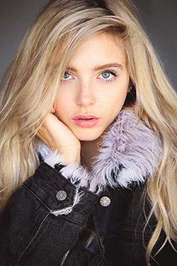 Fur clothing, Photo shoot, Portrait photography: Fur clothing,  Portrait photography,  Pretty Girls Instagram  
