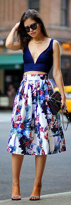 Paris Street Style Skirt With Crop top: Pencil skirt,  Floral Skirt,  Crop Top Outfits,  Twirl Skirt  