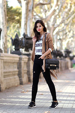 Winter Outfits Ideas For College Girl: Trench coat,  Nike Air,  College Outfit Ideas  
