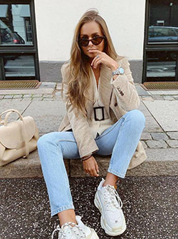 Best Outfits With Jeans For This Season: Street Outfit Ideas  