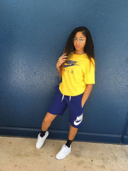 Nike tomboy outfits: winter outfits,  Baddie Outfits,  Nike Air,  Nike Roshe  