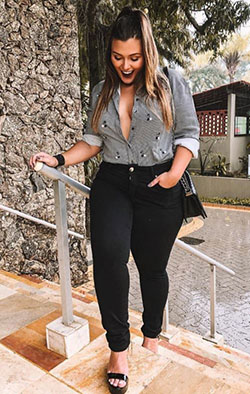 Outfits for curvy figures: Plus size outfit,  Petite size,  Plus-Size Model,  Informal wear  