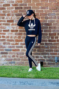 Adidas urban girl: Sporty Outfits,  Urban Outfitters  