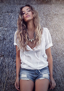 Summer Outfits With Shorts Tumblr: Casual Summer Outfit,  Long hair,  Brown hair,  Denim Shorts  