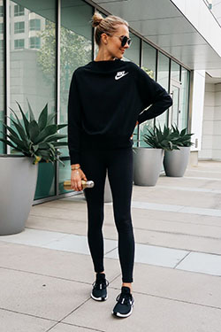 Black sweatshirt with black leggings: Legging Outfits  