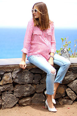 Oversized striped shirt outfit ideas for Womens: fashion blogger  