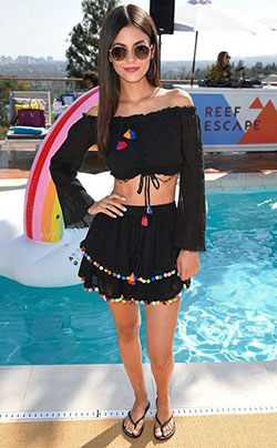 Casual Pool Party Dresses: Keke Palmer,  Victoria Justice,  Desktop Wallpaper,  Pool Party Dresses  