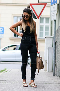 Black Outfits For Girls With Birkenstocks: Ripped Jeans,  Birkenstocks Outfits  