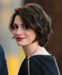 Celebrities with short hair 2018, Anne Hathaway: Bob cut,  Brown hair,  Short hair,  Pixie cut,  Anne Hathaway,  Julianne Hough,  Round Face Hairstyle  