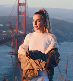 Emma Chamberlain Jacket Outfit For Winters: Teddy Jacket,  Emma Chamberlain  