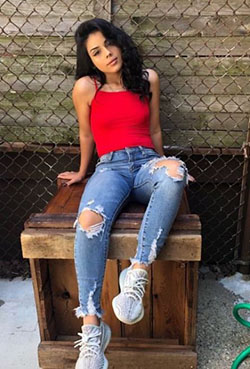 Outfit Ideas With Red Top, Slim-fit pants, Ripped jeans: Ripped Jeans,  Slim-Fit Pants,  Mom jeans,  Fashion Nova,  Red top  