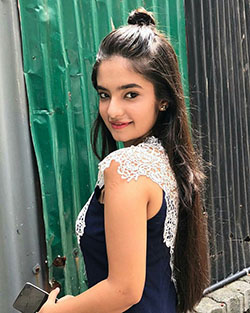 Cute TV Actress Anushka Sen Pic On Instagram: Television show,  Anushka Sen,  Baal Veer  