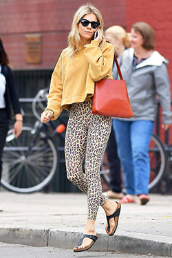 Legging Outfits With Birkenstocks Ideas: New York,  Birkenstocks Outfits  