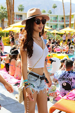 Chic Pool Party Outfits To Try This Summer: party outfits,  Las Vegas,  Swimming pool,  Dress printed,  Pool Party Dresses  