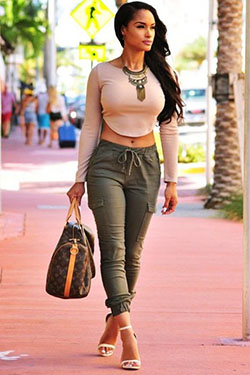 Casual Urban Outfit For Swag Girls: cargo pants,  Crop top,  Capri pants,  Black Swag Outfits  