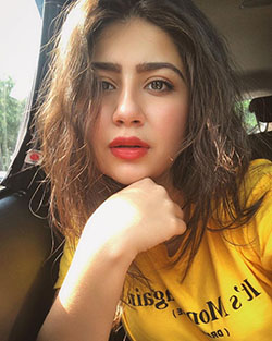Beautiful And Elegant Aditi Bhatia Close Up Picture: Taapsee Pannu,  Television show,  Aditi Bhatia  