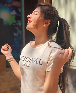 Perfect Image Of Aditi Bhatia For Collage: Aditi Bhatia,  High-Definition Video,  Desktop Wallpaper  