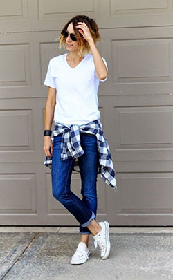 Check Shirt For Girls On Blue Jeans: Flannel Shirt Outfits,  Plaid Shirt  