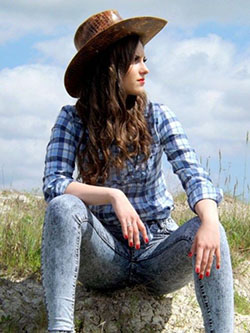 Winter Cowgirl Outfit With Flannel Shirts: Denim skirt,  Cowgirl Dresses  