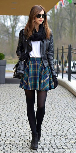 Cold weather winter skirt outfits 2019: Skater Skirt  