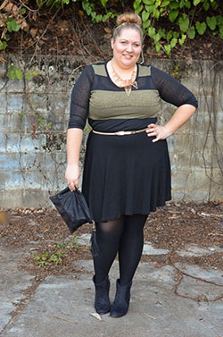 Short girl clothing ideas with black legging: Plus size outfit,  Legging Outfits  