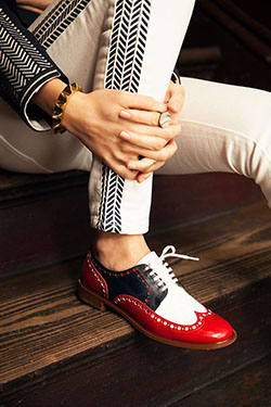 Women Shoes Outfit, Oxford shoe, Dress shoe: High-Heeled Shoe,  Dress shoe,  Capri pants,  Oxford shoe,  Brogue shoe  