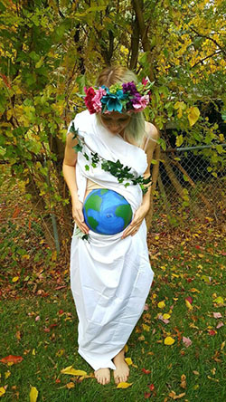 Mother Earth Halloween Costumes Pregnant And Toddler: Halloween costume,  Maternity clothing,  Halloween Costumes Pregnant  
