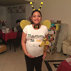 Bee Halloween Costumes Pregnant And Toddler: Halloween Costumes Pregnant  