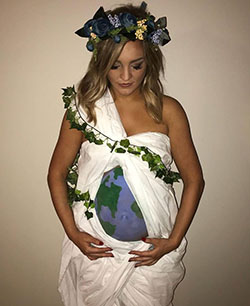 Simple Maternity Halloween Costume: Halloween Costumes Pregnant  