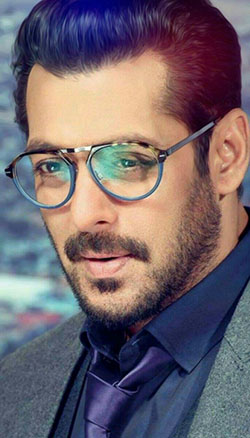 Salman khan in specs, Salman Khan: Alia Bhatt,  Priyanka Chopra,  Salman Khan  