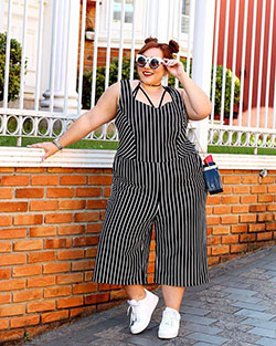 Stripped Jump Suit Ideas For Curvy Women: Plus size outfit  
